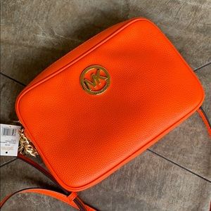 MICHAEL KORS FULTON LG EW CROSSBODY